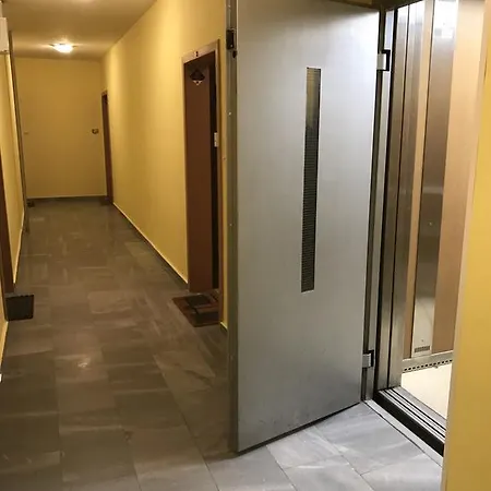 South Park Apartment *